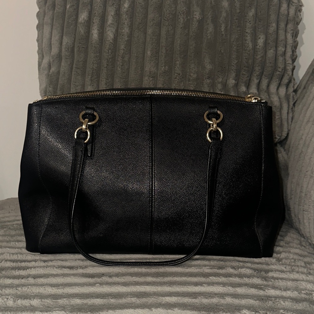 Coach Black Leather Shoulder Bag - Picture 2 of 5